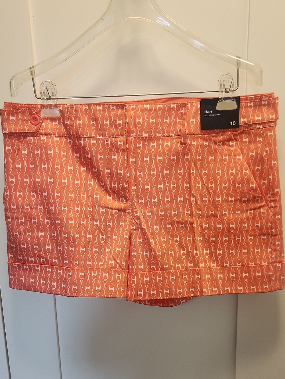 New York & Company Coral Geometric Chain Print Shorts